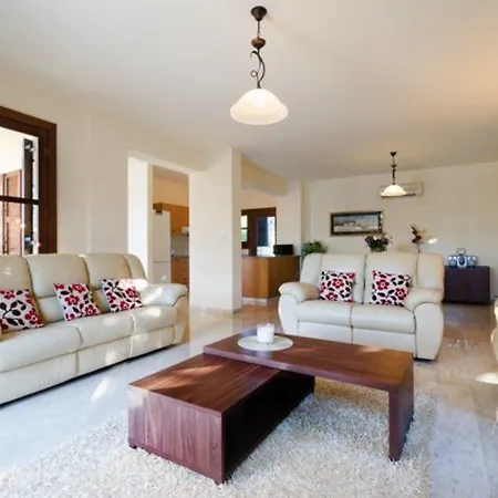 “the Secret To Enjoying The Holiday Of A Lifetime” Kedros Villa *