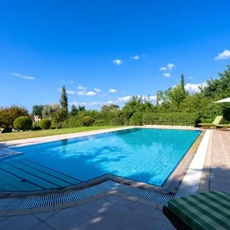 “the Secret To Enjoying The Holiday Of A Lifetime” Kedros Villa Kouklia