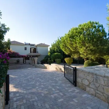 “the Secret To Enjoying The Holiday Of A Lifetime” Kedros Villa *